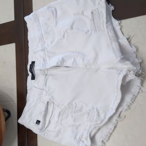 Kan can white distressed shorts